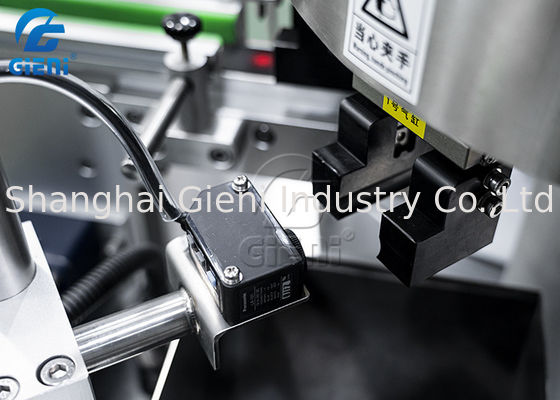 niet het uitglijden 90pcs/Min Cosmetic Lipstick Labeling Machine