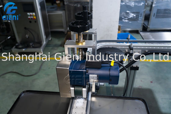 Het voorverwarmen van de Lippenpommadevuller van de Balsemstok Hete het Vullen Lijn Enige Pijp