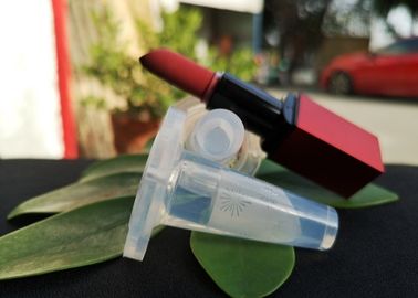 Goede prijs. Van het de vormsilicone van de kristal de hoge transparante lippenstift eenvoudige hand met eigen embleem online